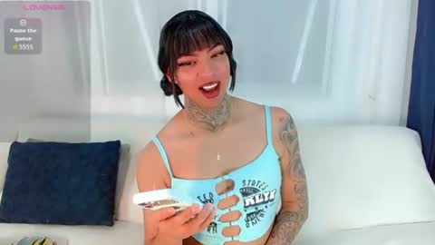 Snapshot of laura_sweet7 chatting on 15, 7, 2026 Laura online show from 15, 7, 2026