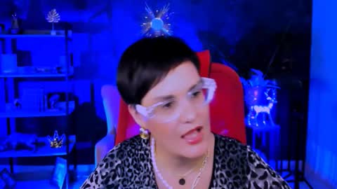 lauradavidsons online show from 28, 11, 2025