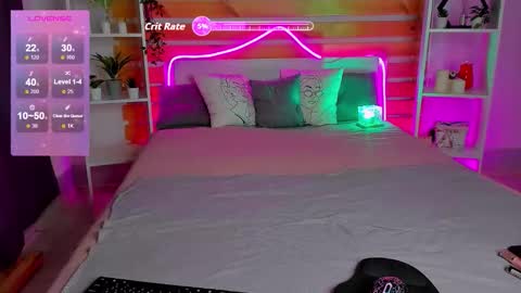 Snapshot of lauraellinss chatting on 19, 10, 2025 Laura online show from 19, 10, 2025