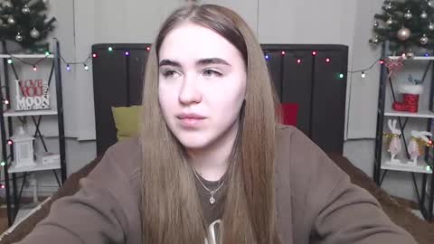 LauraHlot online show from 6, 1, 2025