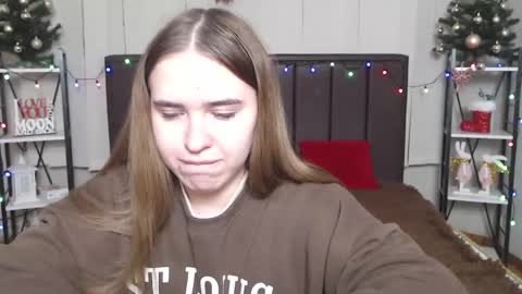 LauraHlot online show from 11, 1, 2025