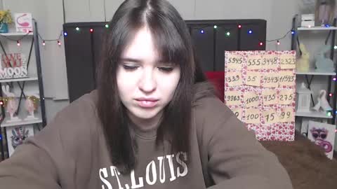LauraHlot online show from 1, 2, 2025