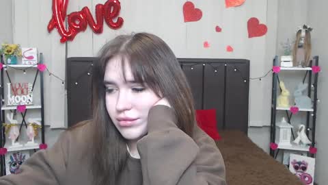 LauraHlot online show from 13, 2, 2025