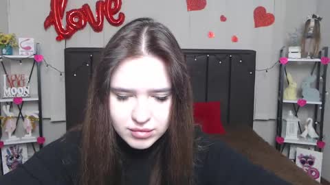LauraHlot online show from 15, 2, 2025
