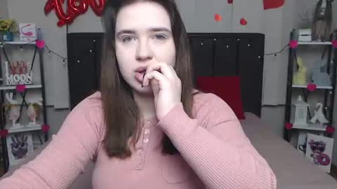 LauraHlot online show from 3, 3, 2025