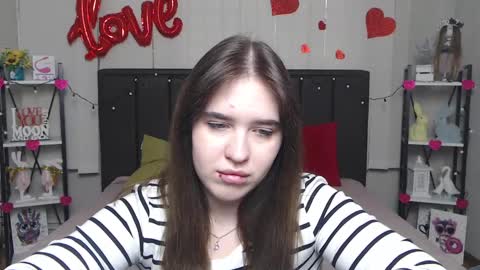 LauraHlot online show from 8, 3, 2025