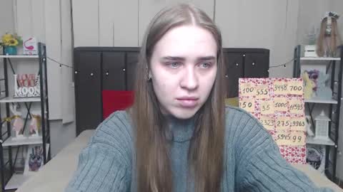 LauraHlot online show from 9, 10, 2025