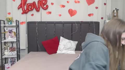 LauraHlot online show from 18, 1, 2026