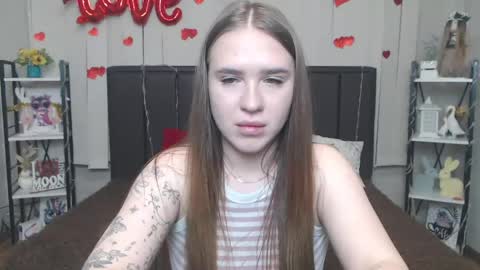 Snapshot of laurahlot chatting on 8, 5, 2026 LauraHlot online show from 8, 5, 2026