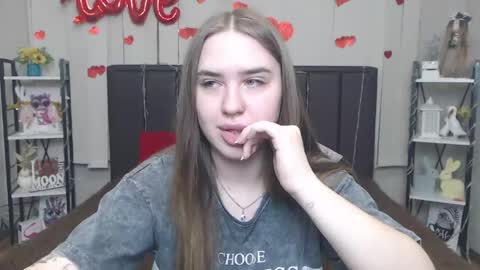 Snapshot of laurahlot chatting on 12, 5, 2026 LauraHlot online show from 12, 5, 2026
