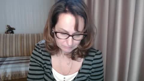 Lauraoven1 online show from 21, 2, 2025