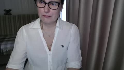 Lauraoven1 online show from 7, 3, 2025