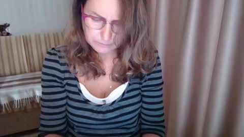 Lauraoven1 online show from 2, 10, 2025