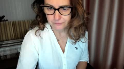 Lauraoven1 online show from 15, 12, 2025