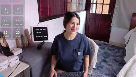 Laura online show from 9, 3, 2025