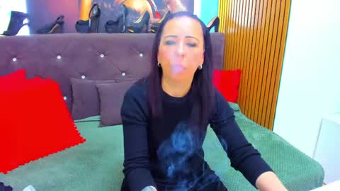 Snapshot of laurasinfull chatting on 2, 5, 2026 Laura online show from 2, 5, 2026