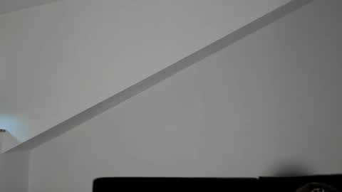 Laura Lara Sommer online show from 4, 4, 2026