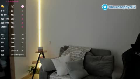 Snapshot of laurasophya chatting on 18, 11, 2025 Laura online show from 18, 11, 2025