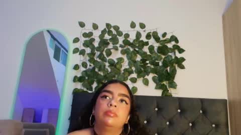 Snapshot of lauravince4195 chatting on 12, 5, 2026 laura online show from 12, 5, 2026