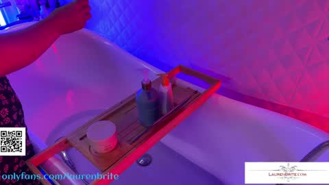 Snapshot of laurenbrite chatting on 10, 1, 2025 Lauren Brite online show from 10, 1, 2025