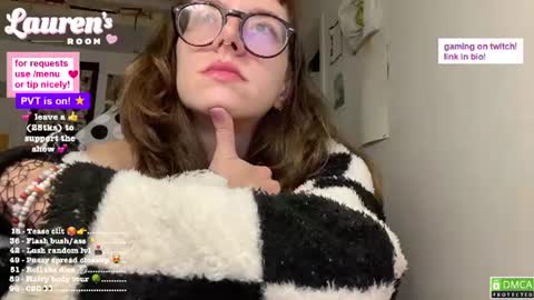 Snapshot of laurenipsumsit chatting on 15, 6, 2026 Lauren online show from 15, 6, 2026