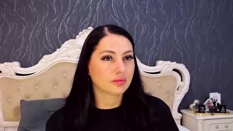 Snapshot of laurenjenssen chatting on 5, 11, 2025 Laura online show from 5, 11, 2025