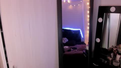 laurenn_111 online show from 24, 5, 2026