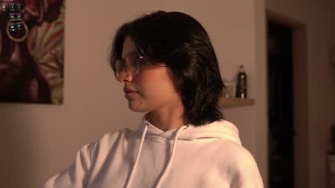 laurita_4 online show from 4, 4, 2026