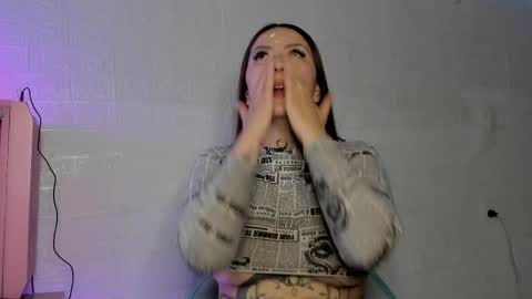 Snapshot of lauryn_muller_ chatting on 29, 5, 2026 Lau online show from 29, 5, 2026