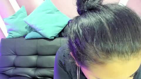  LaurynJeffers  online show from 16, 4, 2026