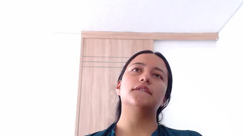 Snapshot of lauu_jones chatting on 17, 11, 2025 Laura online show from 17, 11, 2025