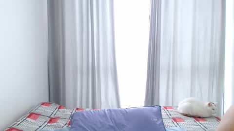 Snapshot of lauu_jones chatting on 23, 11, 2025 Laura online show from 23, 11, 2025