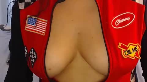 Snapshot of lauu_jones chatting on 13, 3, 2026 Laura online show from 13, 3, 2026