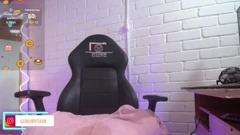 Lauxury  online show from 10, 10, 2025