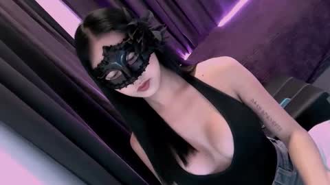 lavenia487426 online show from 3, 2, 2026