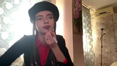 Snapshot of laverawarmack chatting on 1, 6, 2026 My name is Val online show from 1, 6, 2026