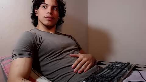 Snapshot of lax777_ chatting on 20, 4, 2026 ZAmbrano online show from 20, 4, 2026