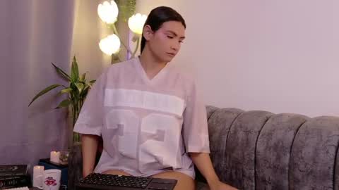 Snapshot of layadoll chatting on 23, 7, 2026 laya online show from 23, 7, 2026