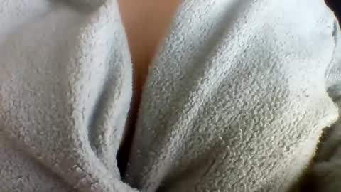 layannalea online show from 30, 4, 2026