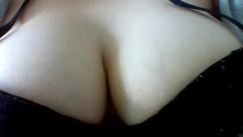 Snapshot of layannalea chatting on 11, 5, 2026 layannalea online show from 11, 5, 2026