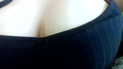 Snapshot of layannalea chatting on 9, 7, 2026 layannalea online show from 9, 7, 2026