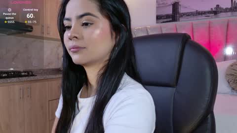 Layla Breezee online show from 6, 4, 2026