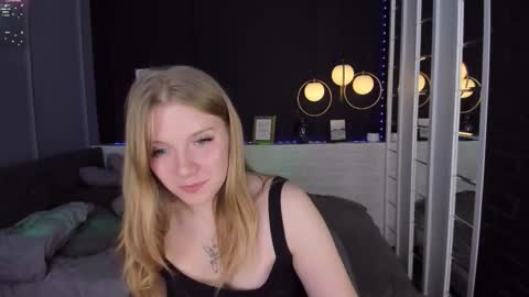 Snapshot of layla_glam chatting on 29, 9, 2025 layla_glam online show from 29, 9, 2025