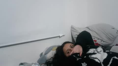 Layla online show from 6, 11, 2025