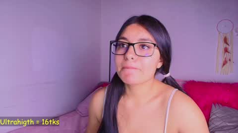 Layla online show from 4, 1, 2025