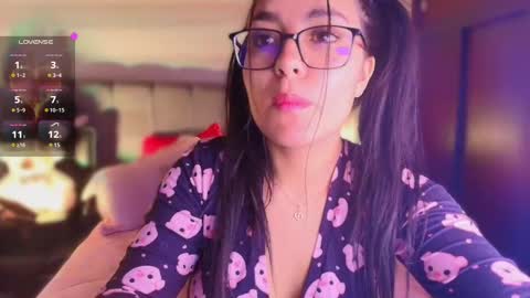 Layla online show from 1, 3, 2025