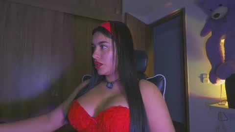 Snapshot of layla_nicols chatting on 12, 7, 2026 Layla online show from 12, 7, 2026