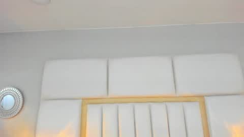 Snapshot of laylaadoll_ chatting on 12, 7, 2026 Lau online show from 12, 7, 2026