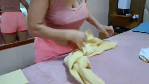Snapshot of laylabrasil chatting on 17, 4, 2026 kelly online show from 17, 4, 2026