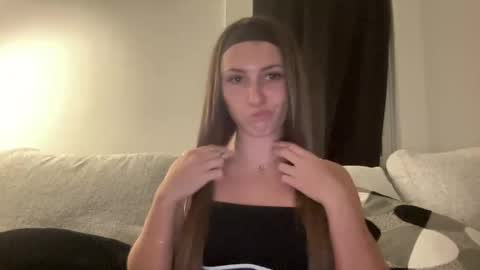 laylahlaylah1 online show from 6, 10, 2025